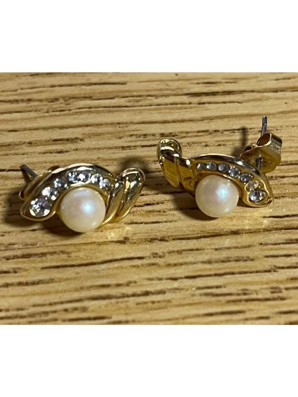 AAI & Avon elegant gold